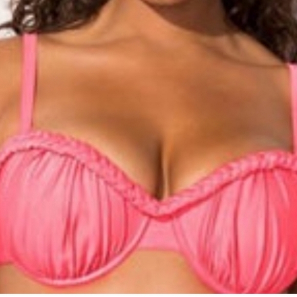 NWT  Ashley Graham swimsuit top - Picture 2 of 7